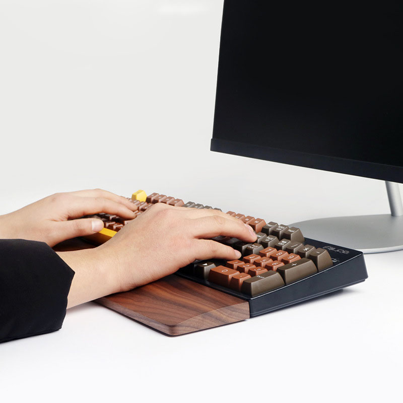 Poggiapolsi per tastiera in le - Gaming Keyboard Number Pad recensione e prezzo