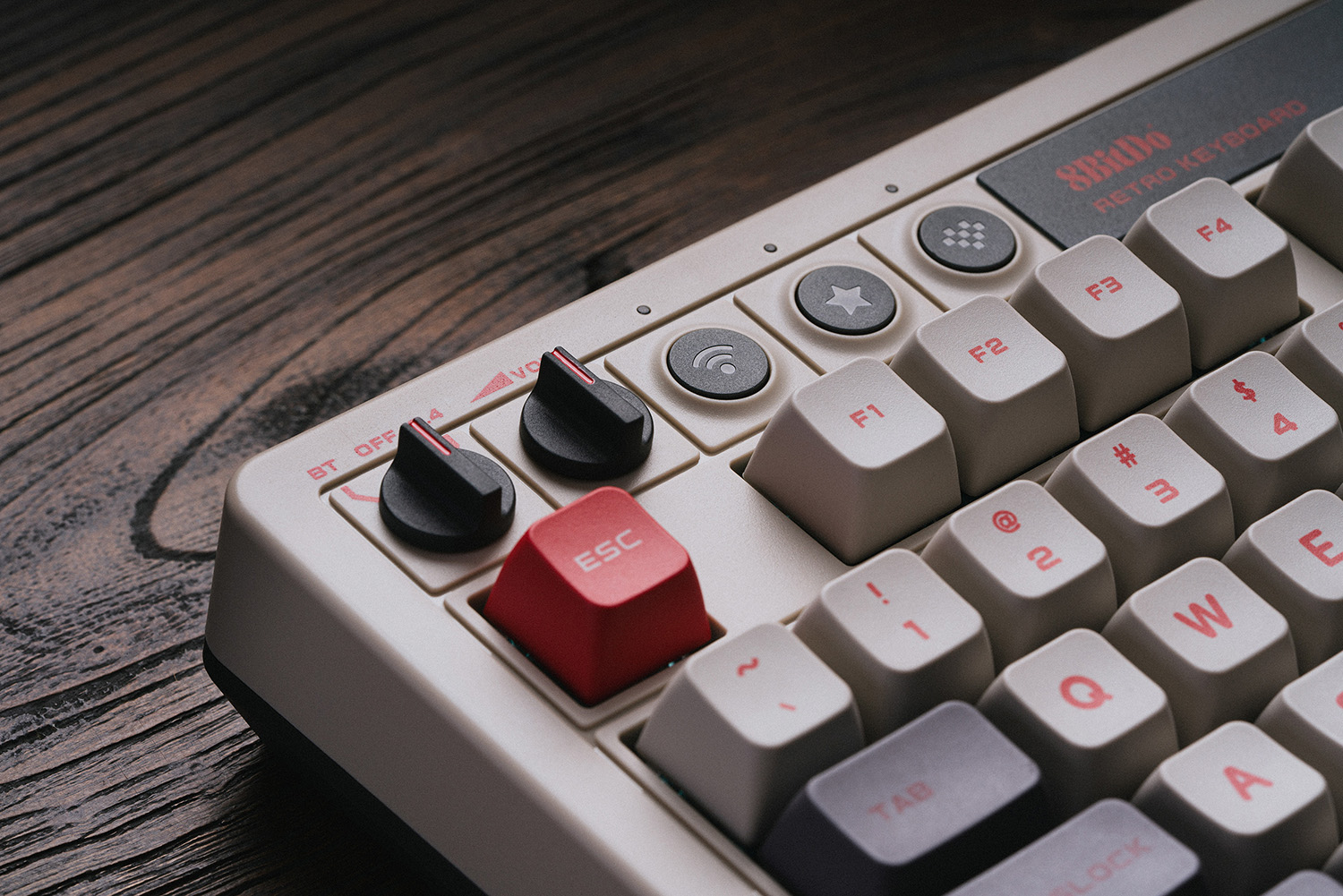 Tastiera meccanica retrò 8Bitd - Gaming Keyboard Bluetooth recensione e prezzo